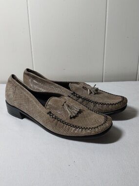 STUART WEITZMAN Tan Moccasin-Inspired Loafers with Tassel Detail, 8